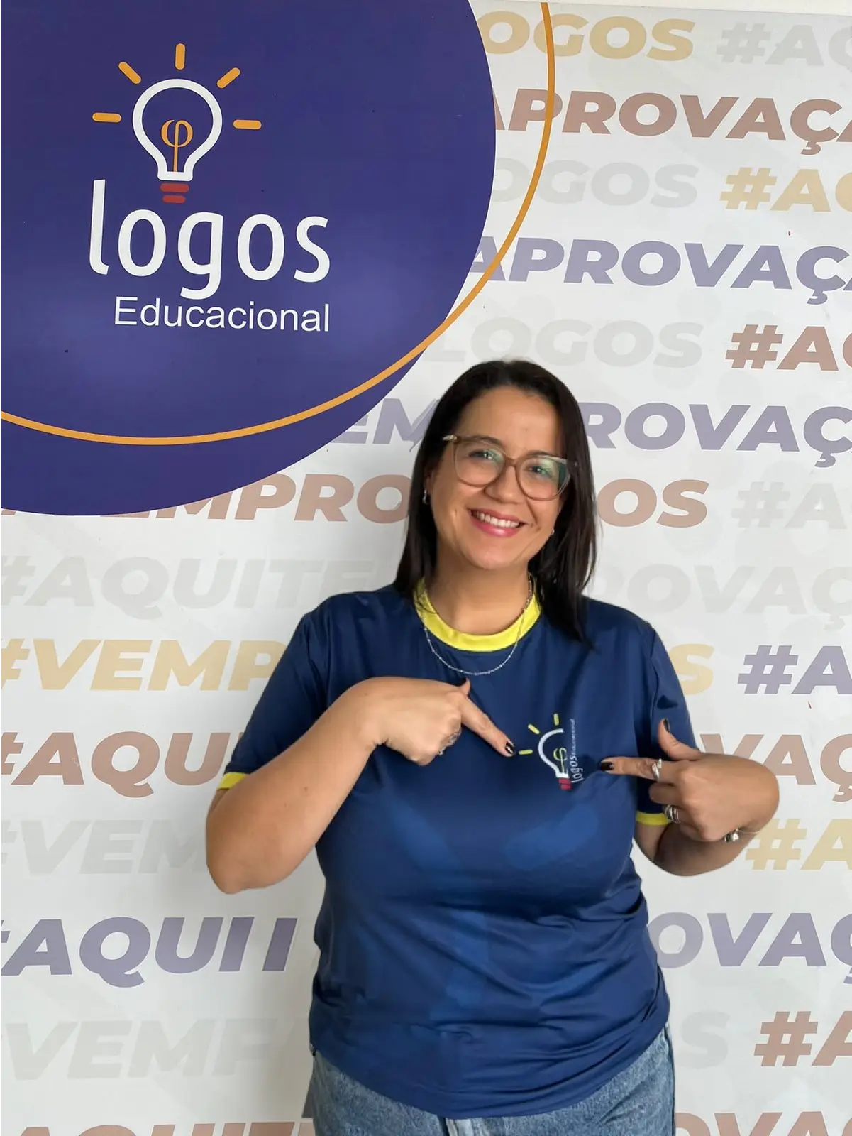 Natália, professor(a) de Química no Logos Educacional